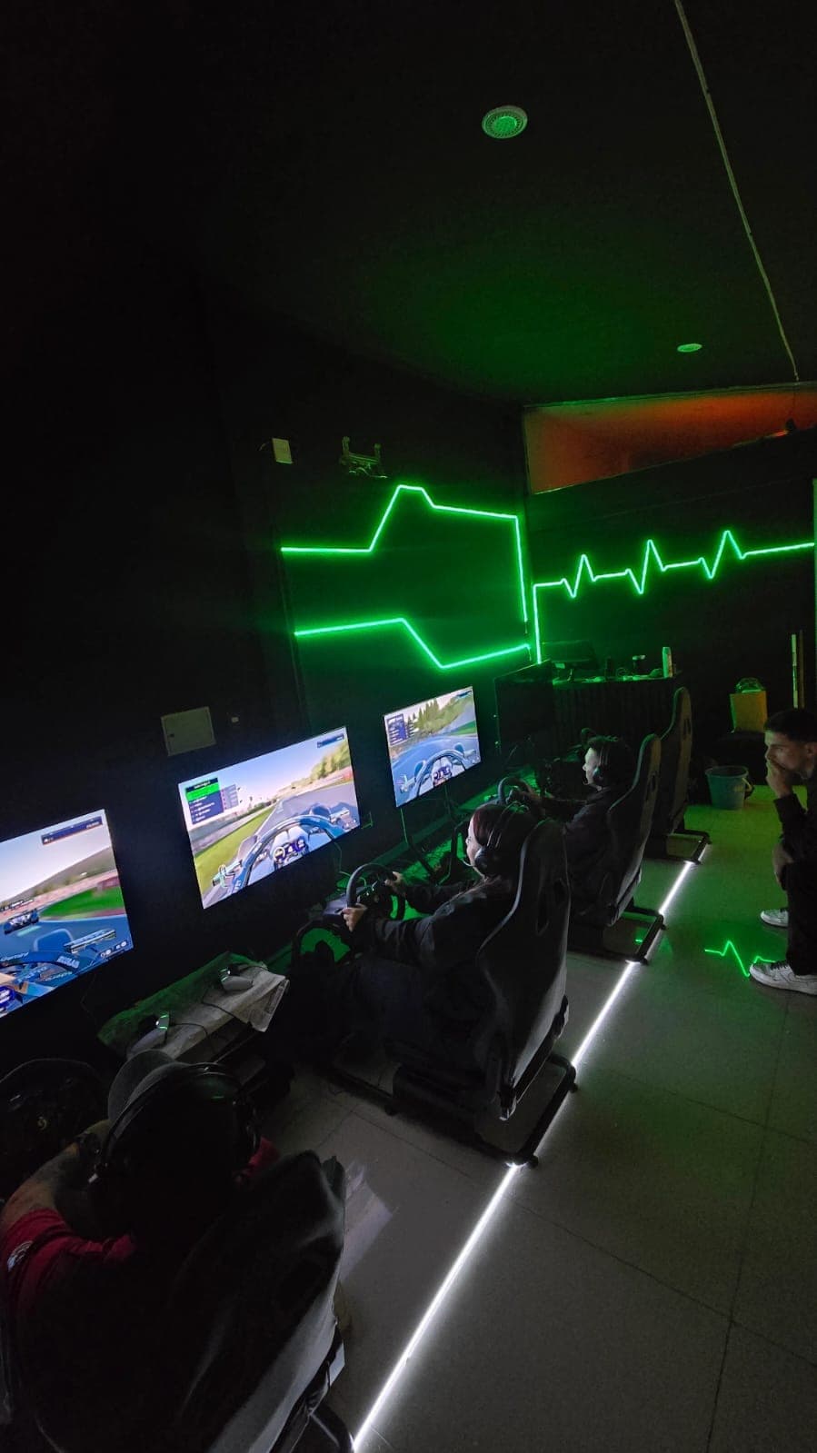 Interior de DRS CLUB, SIM 03